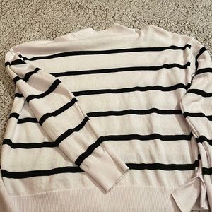 Black and white turtleneck sweater old navy